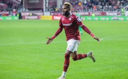 Rapid negociază transferul lui Aaron Boupendza: „O sumă importantă”