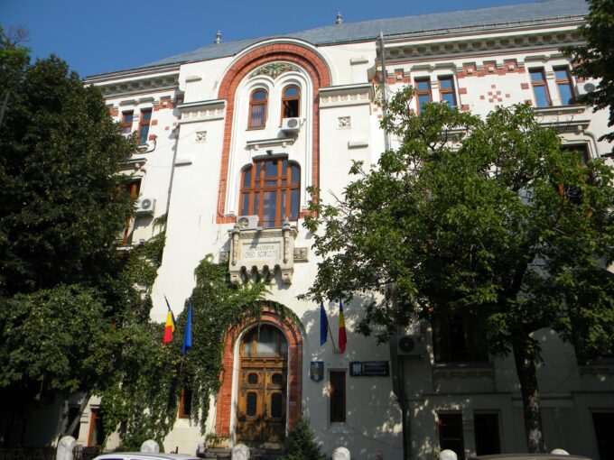 Mesajul ministerului Educației în legătură cu școlile-pilot